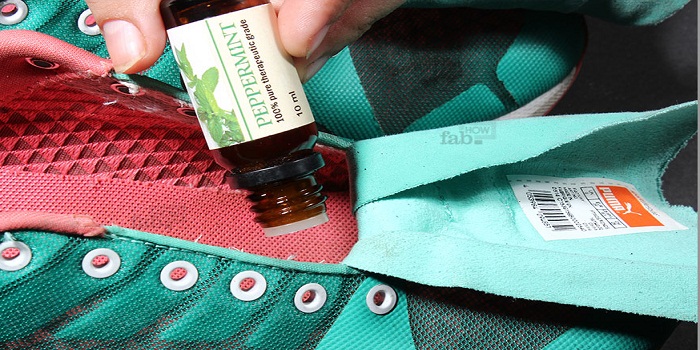 How to Deodorize Your Shoes With Essential Oils