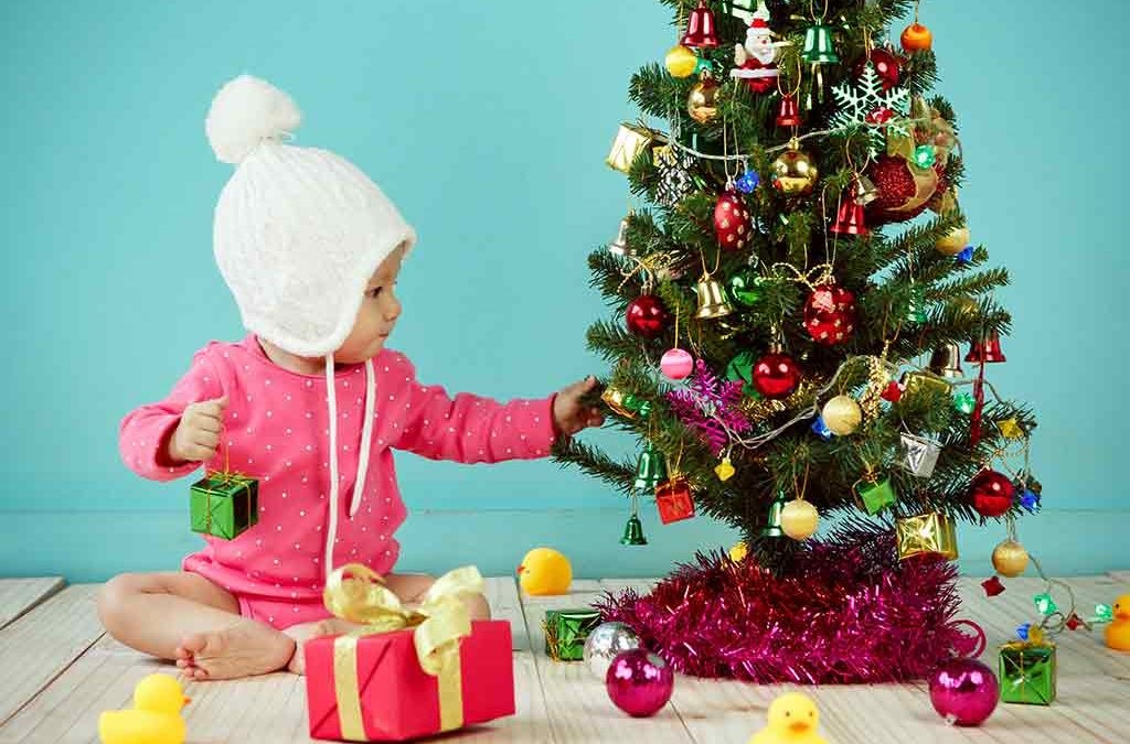 Kid-Friendly Christmas Tree to Decorate Christmas for Kids